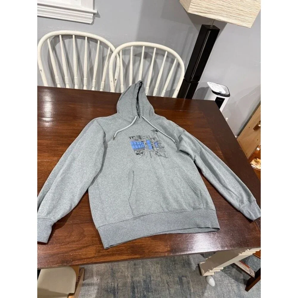 The North Face Landmark Hoodie New York City Gray Graphic Pullover Men’s Medium